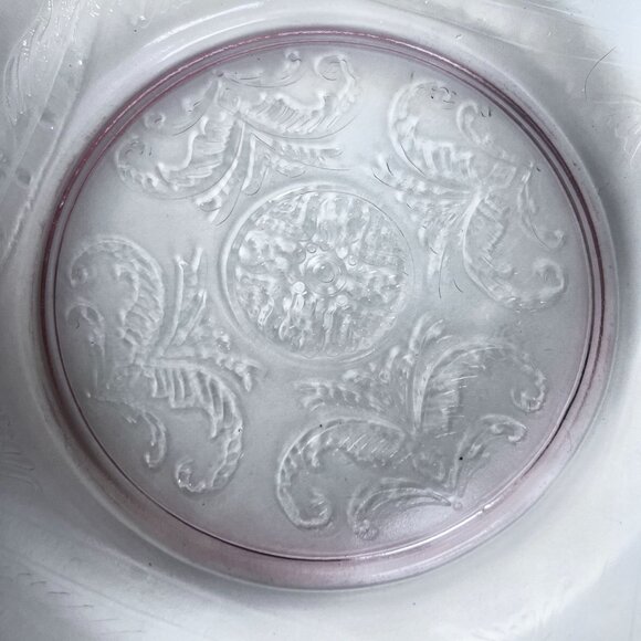 Vintage Pink Glass Depression Era Bowl With Floral Etching & Scalloped Edges ** - Picture 9 of 11